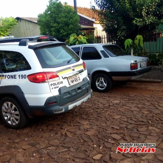Automóvel estacionado é atingido por caminhão em Três de Maio - foto 2