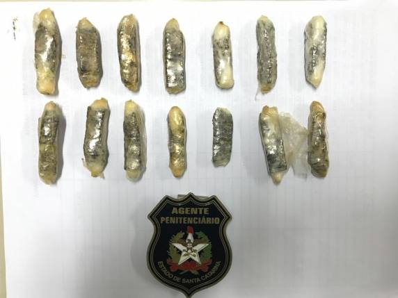 Homem de 32 anos, que não teve a identidade revelada, engoliu 14 embalagens com maconha, segundo o Deap