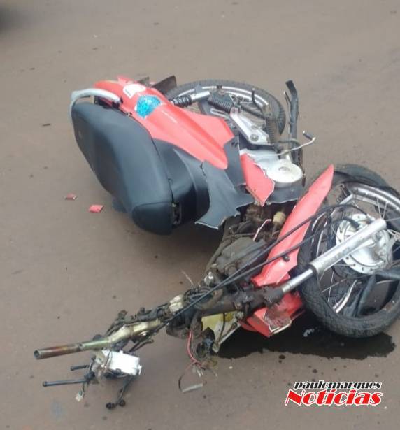 Colisão entre carro e moto deixa duas pessoas feridas no Centro de Santa Rosa - foto 3