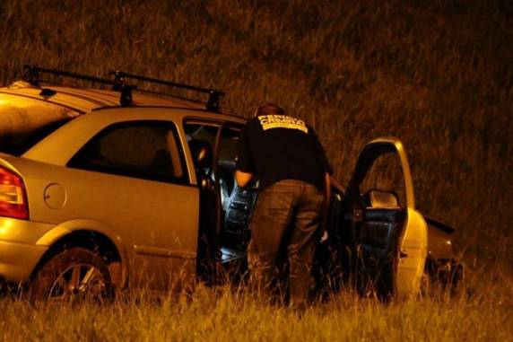 Outro homem, que também estava no veículo, ficou ferido devido aos disparos e foi encaminhado ao hospital