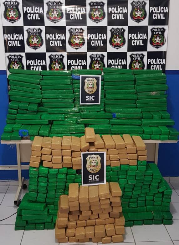 Flagrante ocorreu no Centro da cidade. Suspeito de 28 anos foi encaminhado para Unidade Prisional Avançada de Barra Velha