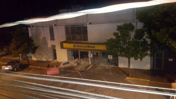 Criminosos atacam agências bancárias em Ibirubá - foto 2