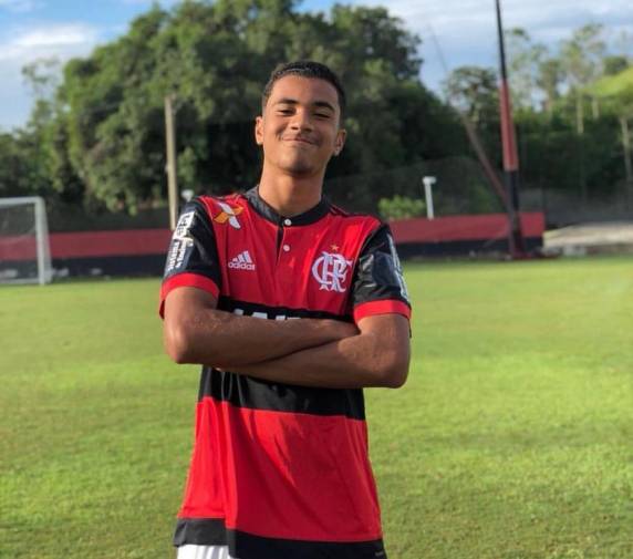 Dez jogadores da base morreram e três ficaram feridos com queimaduras