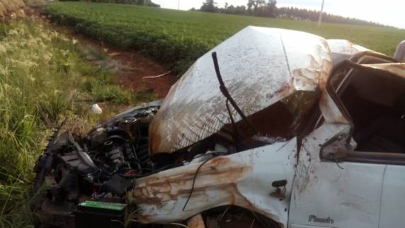 Veículo acidentado chamou a atenção de motoristas na BR 472 em Santa Rosa - foto 2