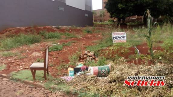 Proprietário de terreno demonstra preocupação com lixo acumulado por populares - foto 2
