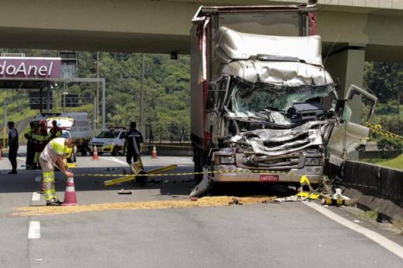Caminhão atingido por helicóptero que levava Boechat é de transportadora de Caxias do Sul - foto 3