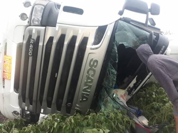 Caminhoneiro morre depois de tombar carreta na RS 307 em São Paulo das Missões - foto 4