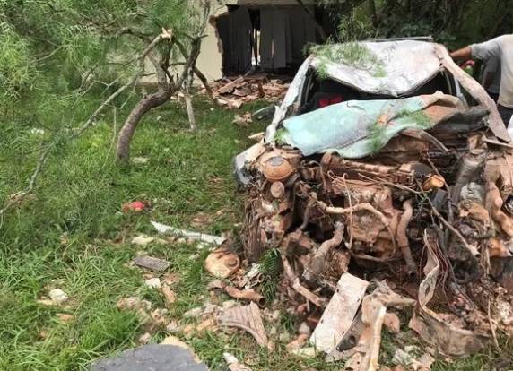 Motorista invade igreja com veículo em Nonoai - foto 2