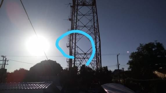 Três Passos: Homem que ameaçava se jogar de torre é resgatado por bombeiros - foto 2
