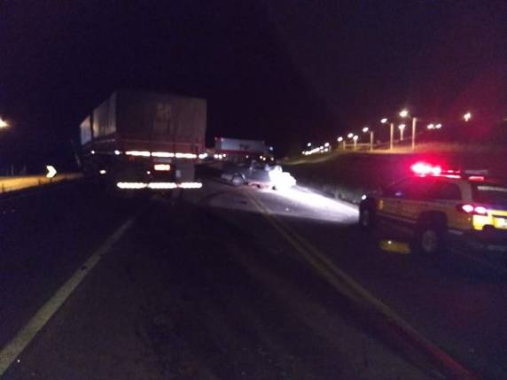 Motorista morre em colisão entre caminhão e caminhonete na ERS-324 - foto 3