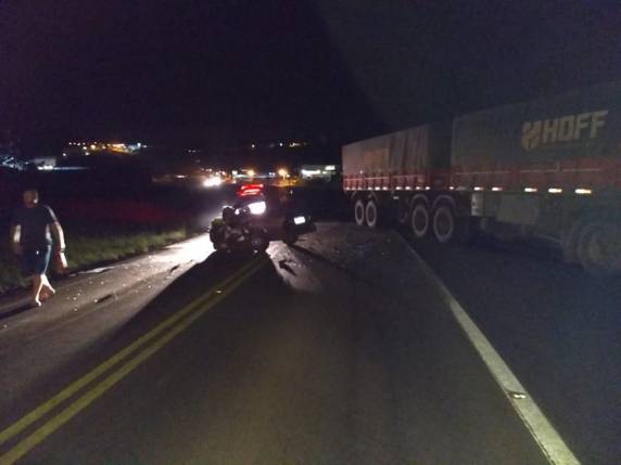 Motorista morre em colisão entre caminhão e caminhonete na ERS-324 - foto 2