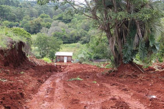 Copatti acompanha início de obras no Núcleo Habitacional Menino Deus - foto 2