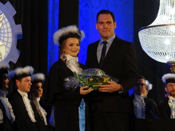 Formandos da FAHOR são premiados pelo desempenho durante a Graduação - foto 5