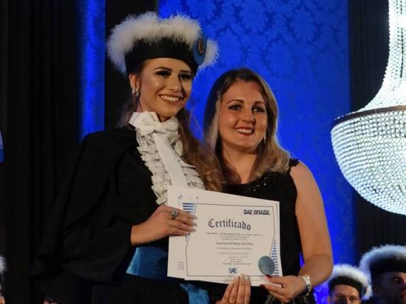 Formandos da FAHOR são premiados pelo desempenho durante a Graduação - foto 4