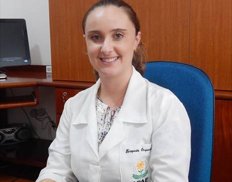 Profissional Marília Compassi Freitas atua na Apae há sete anos