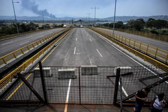 A determinação vem às vésperas de uma mobilização nacional, liderada pelo autodeclarado presidente interino Juan Guaidó, para obter ajuda humanitária
