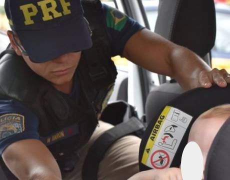 Criança foi salva pelo uso correto do assento infantil