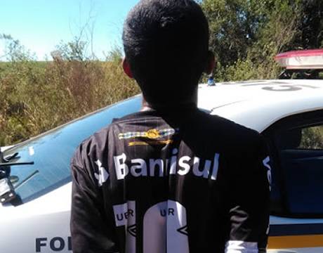 Jovem é preso após furtar carro e envolver-se em acidente em Santiago - foto 2
