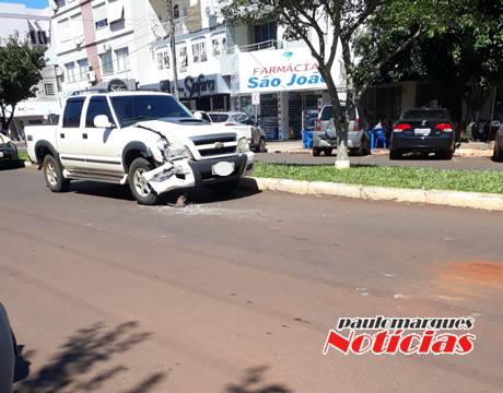 Acidente com danos materiais no centro de Três de Maio - foto 2