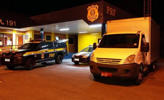Picape roubada é localizada desmontada dentro de baú na BR 282 em Rancho Queimado - foto 3