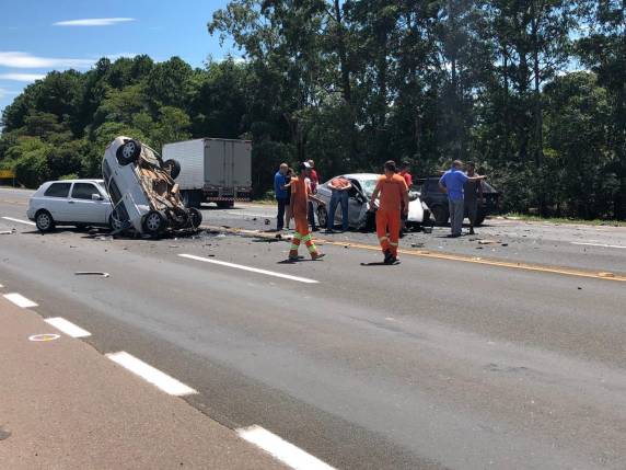 Acidente mata três pessoas na BR-386, em Canoas - foto 2