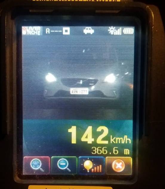 Fiscalização na madrugada flagra mais de 130 veículos em excesso de velocidade na BR 101 em Tijucas - foto 3