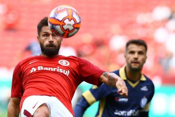 Inter vence o Aimoré e se classifica às quartas de final do Gauchão - foto 5