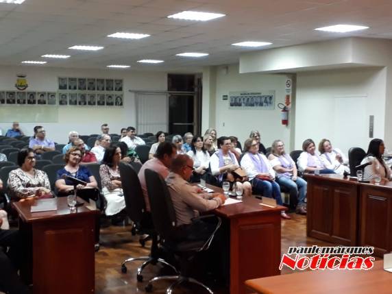 Vereadores realizam Sessão Solene em homenagem ao Dia Internacional da Mulher - foto 2