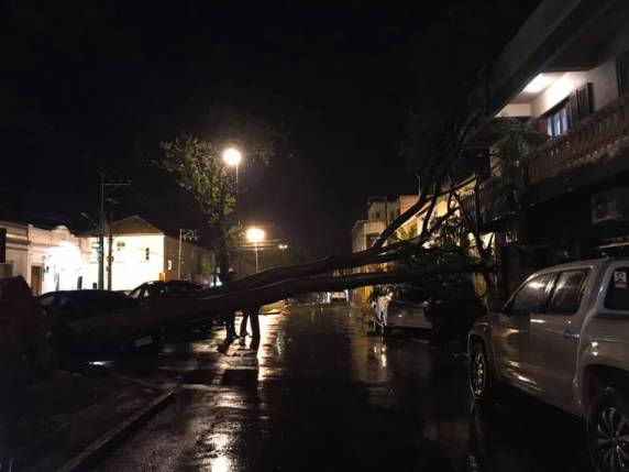 Temporal atingiu a cidade de Cruz Alta nesta segunda-feira - foto 3