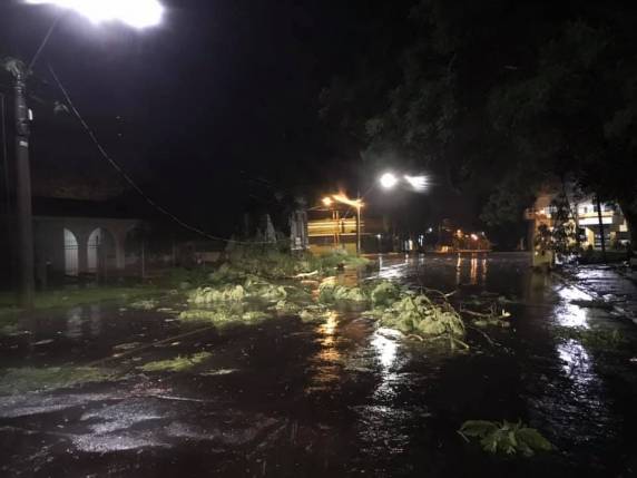Temporal atingiu a cidade de Cruz Alta nesta segunda-feira - foto 7