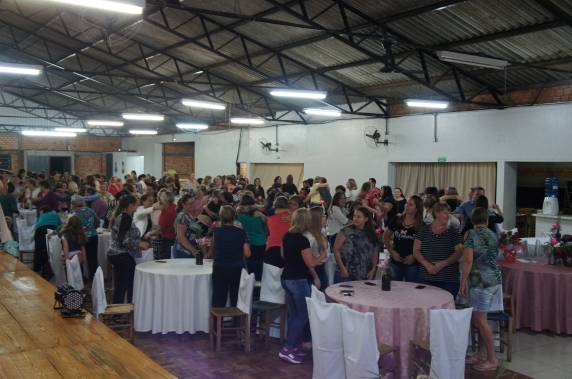 Dia da Mulher celebrado com palestra-teatro, orientação e desfile de moda em SJI - foto 3