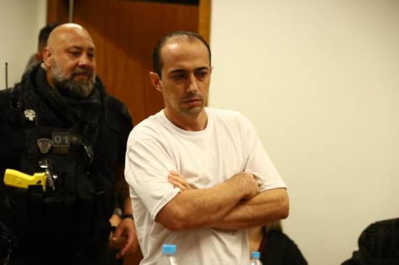 Médico é um dos quatro réus que estão sendo julgados pelo assassinato