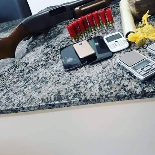 Casal preso em flagrante por tráfico de drogas no bairro Pilau, Santo Ângelo - foto 2