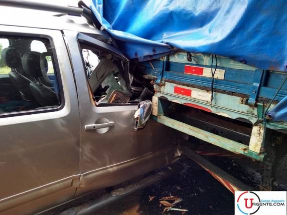 Motorista tem mal súbito e colide em Caminhão estacionado em Santo Augusto - foto 2