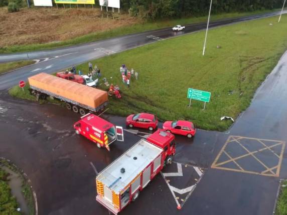 Veículo de Cruz Alta/RS se envolve em acidente com vítima fatal em Santa Catarina - foto 2