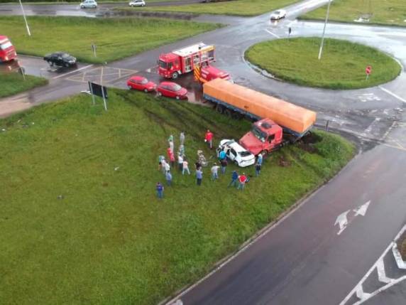 Veículo de Cruz Alta/RS se envolve em acidente com vítima fatal em Santa Catarina - foto 3