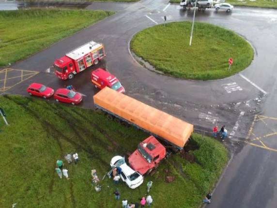 Veículo de Cruz Alta/RS se envolve em acidente com vítima fatal em Santa Catarina - foto 4