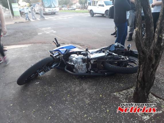 Adolescente fica ferido em colisão entre carro e moto no Centro de Três de Maio - foto 3