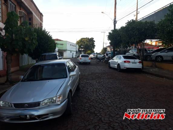 Adolescente fica ferido em colisão entre carro e moto no Centro de Três de Maio - foto 4