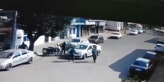 Câmera de segurança registrou ação dos assaltantes em São Nicolau - foto 3
