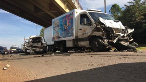 Duas pessoas ficam feridas em acidente com quatro veículos na RSC-386, em Lajeado - foto 4