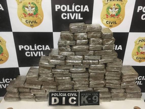 Polícia Civil intercepta veículo transportando cerca de 40kg de maconha em Chpaecó - foto 3