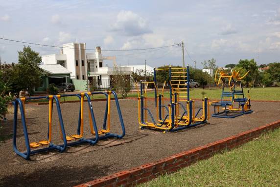 Academias ao ar livre são instaladas em Três de Maio - foto 3
