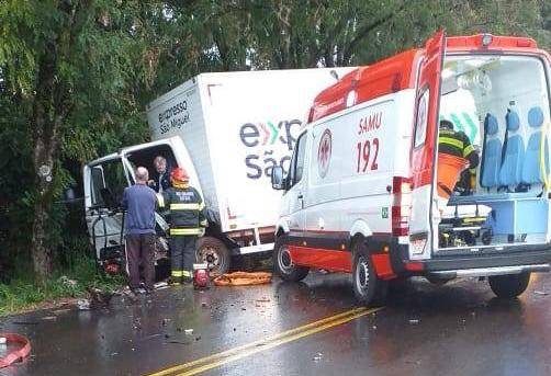 Motorista fica preso as ferragens em grave acidente na ERS 324 em Nonoai - foto 3