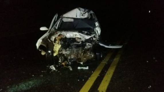 Acidente entre carro e caminhão deixa um morto na BR-392 - foto 3