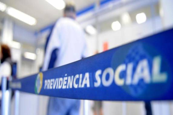 Segurados que pedem aposentadorias e pensões têm recebido ofertas de empréstimo antes mesmo de serem comunicados pelo órgão de que os benefícios solicitados foram concedidos