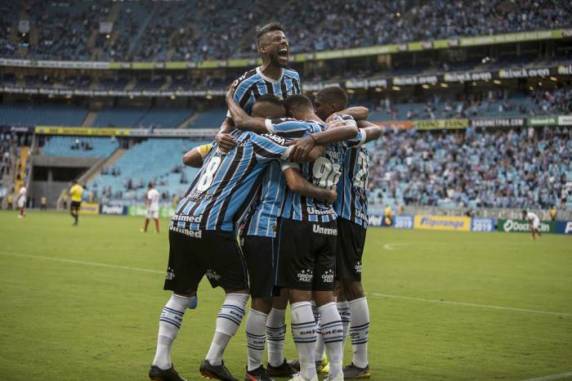 Alisson, André e Everton ajudaram a construir o placar de 3 a 0 para os gremistas