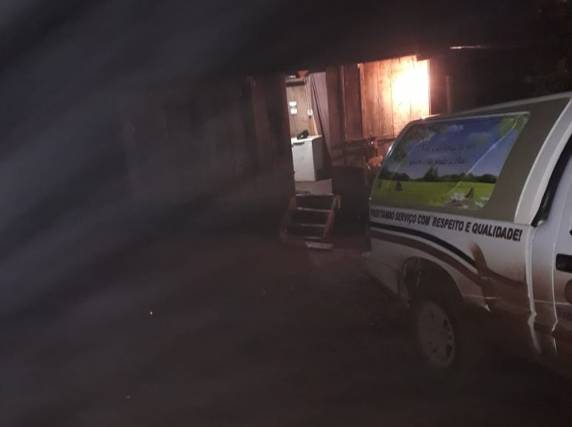 Emerson Mariano, 38 anos, foi esfaqueado por João Mariano, de 44 anos, no interior de Benjamin Constant do Sul, segundo apontou a investigação inicial. Os dois haviam ingerido bebidas alcoólicas durante a tarde