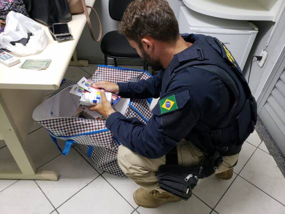 PRF recupera objetos furtados de shopping de Porto Belo e prende três pessoas - foto 3