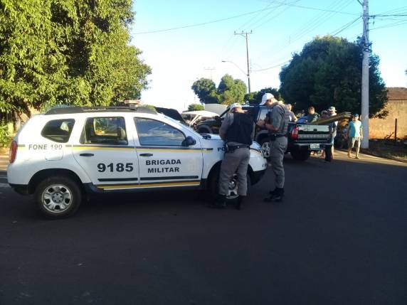 Colisão de S10 com Verona deixa motorista do carro ferido em Horizontina - foto 4
